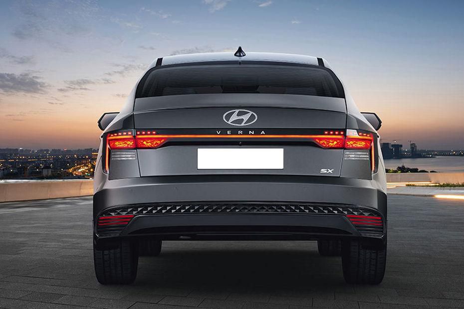 Hyundai Verna Rear View Image