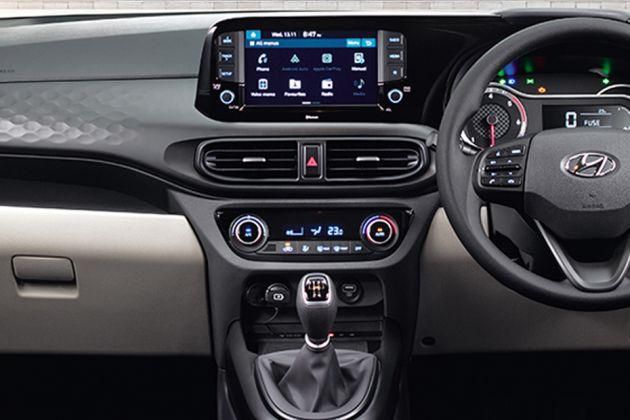 Hyundai Aura AC Controls Image