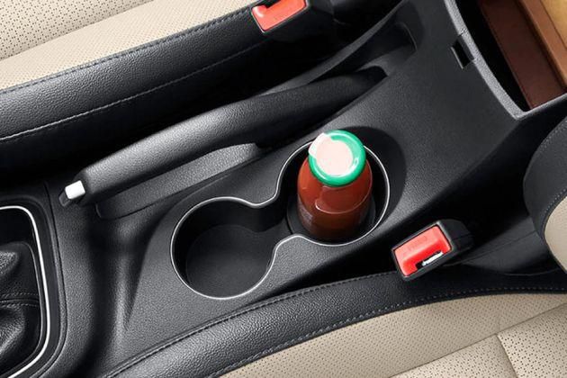 Hyundai Verna Cup Holders (Front) Image