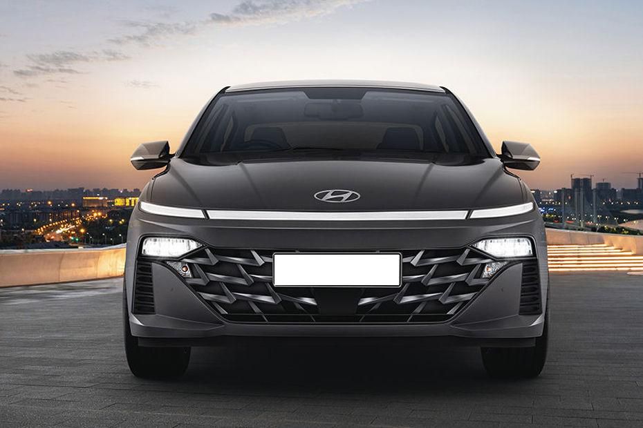 Hyundai Verna Front View Image
