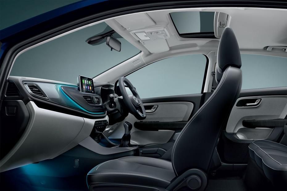 Tata Altroz Door View Of Driver Seat Image